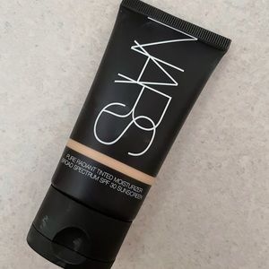 Nars Tinted Moisturizer in Alaska
